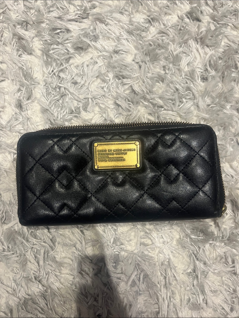 MARC by MARC JACOBS BLACK QUILTED ZIP WALLET